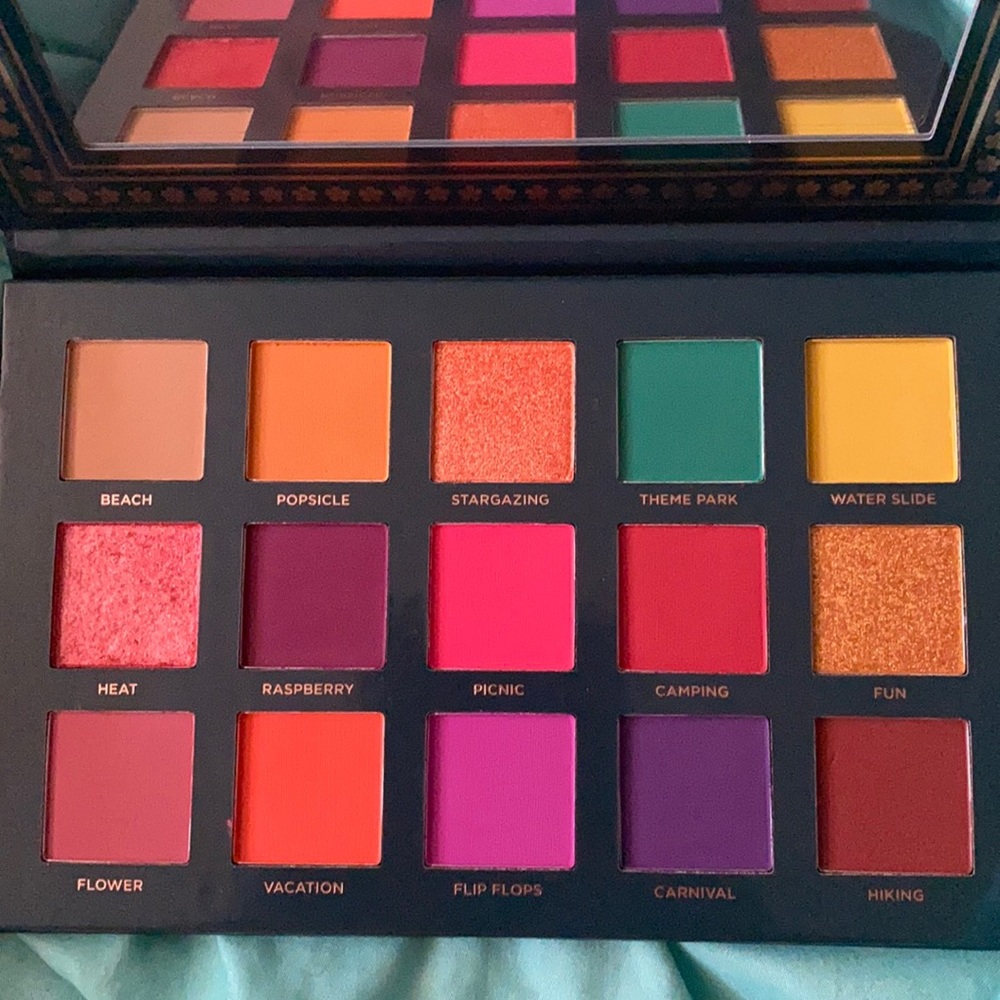Ace Beauty Nostalgia palette